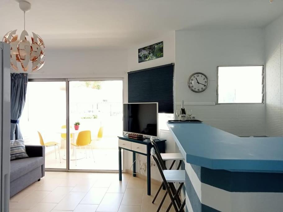 Apartment With Large Terrace, 10 Meters From Playa De Las Burras San Bartolome de Tirajana  Exterior photo